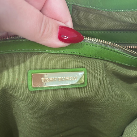 Tory Burch Erica Woven Green and White Patterned Shoulder Bag - Picture 5 of 7